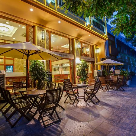 Conifer Boutique Hotel Hanoi Exteriör bild
