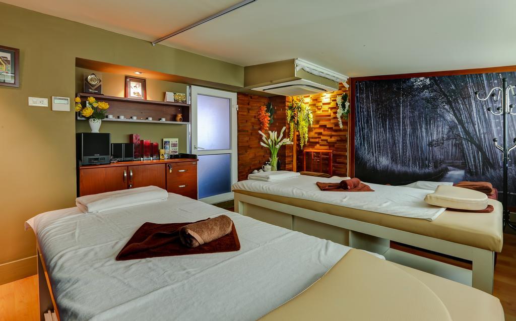 Conifer Boutique Hotel Hanoi Exteriör bild