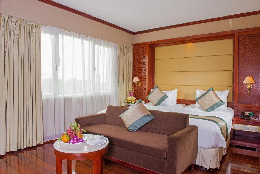 Conifer Boutique Hotel Hanoi Exteriör bild