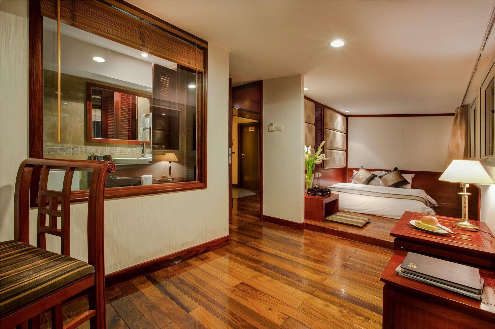 Conifer Boutique Hotel Hanoi Exteriör bild